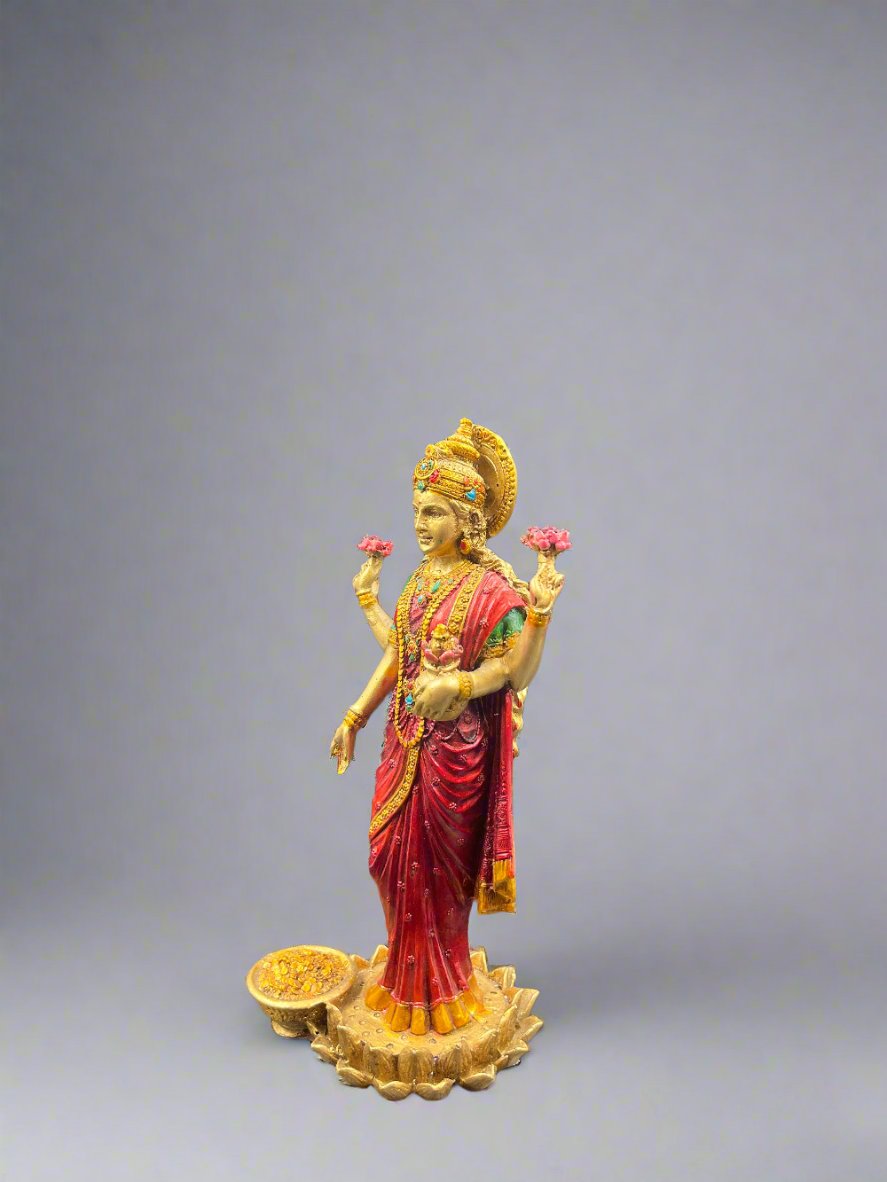 Exquisite Lakshmi Maa Idol – Symbol of Wealth, Prosperity, and Divine Grace