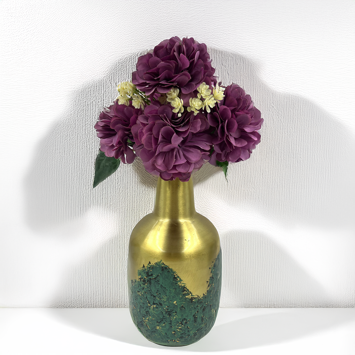 Elegant Purple Floral Bouquet – A Timeless Statement Piece