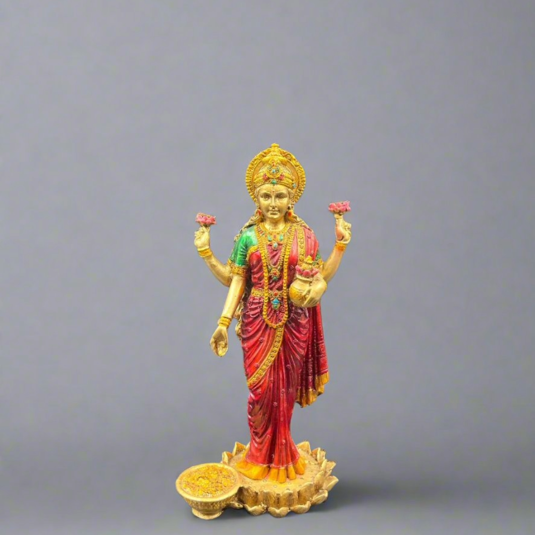 Exquisite Lakshmi Maa Idol – Symbol of Wealth, Prosperity, and Divine Grace