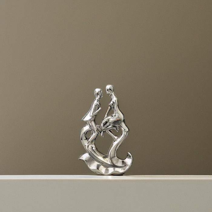 Romantic Abstract Silver Couple Figurine – A Symbol of Love and Harmony